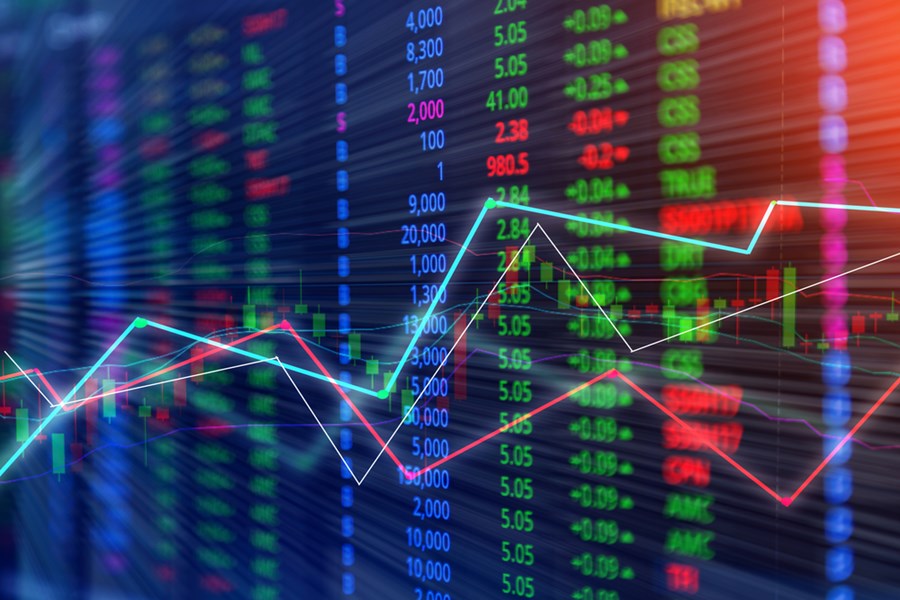 Ibovespa fecha com ligeira queda impulsionada pela Vale e preocupações com o pacote econômico do governo;  dólar cai para R $ 5,52