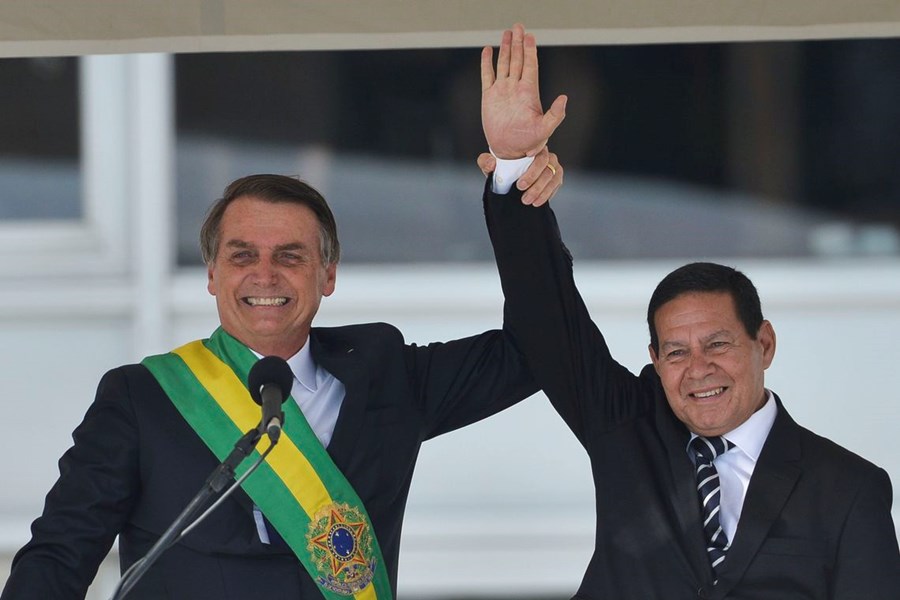 Américo: Brasil perde grande chance de exigir eleições limpas na