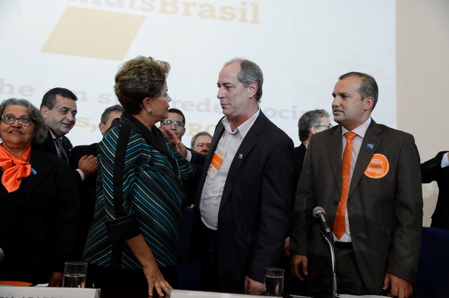 Ciro Gomes acusa Michel Temer de ser o capit o do golpe do