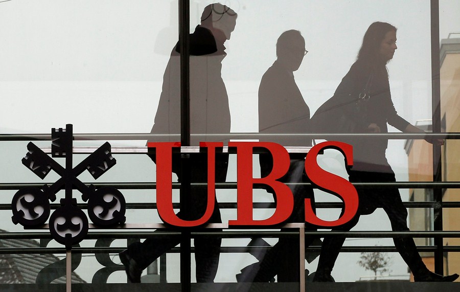 Banqueiros do Credit Suisse lutam para manter empregos no UBS, dizem fontes, Empresas