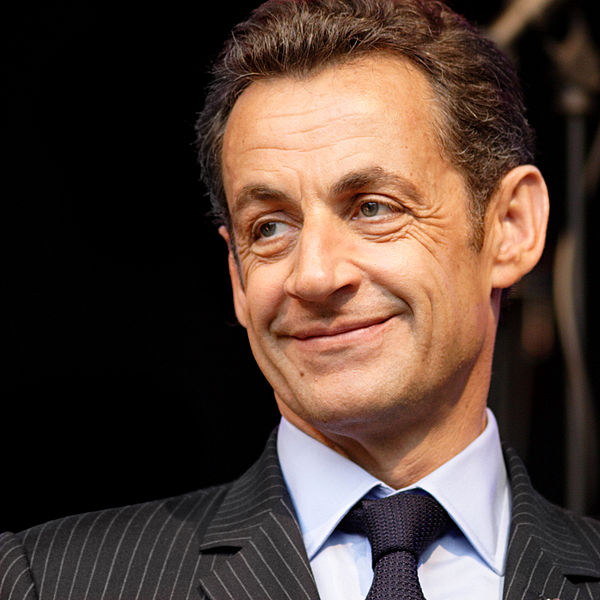 Sarkozy diz que Reino Unido emperrou acordo