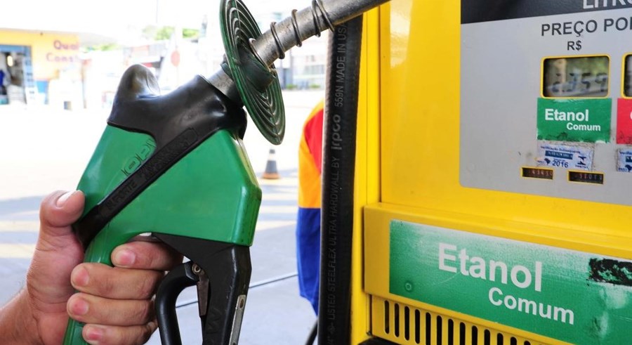 Venda de etanol cai 30% em outubro e atinge menor patamar desde