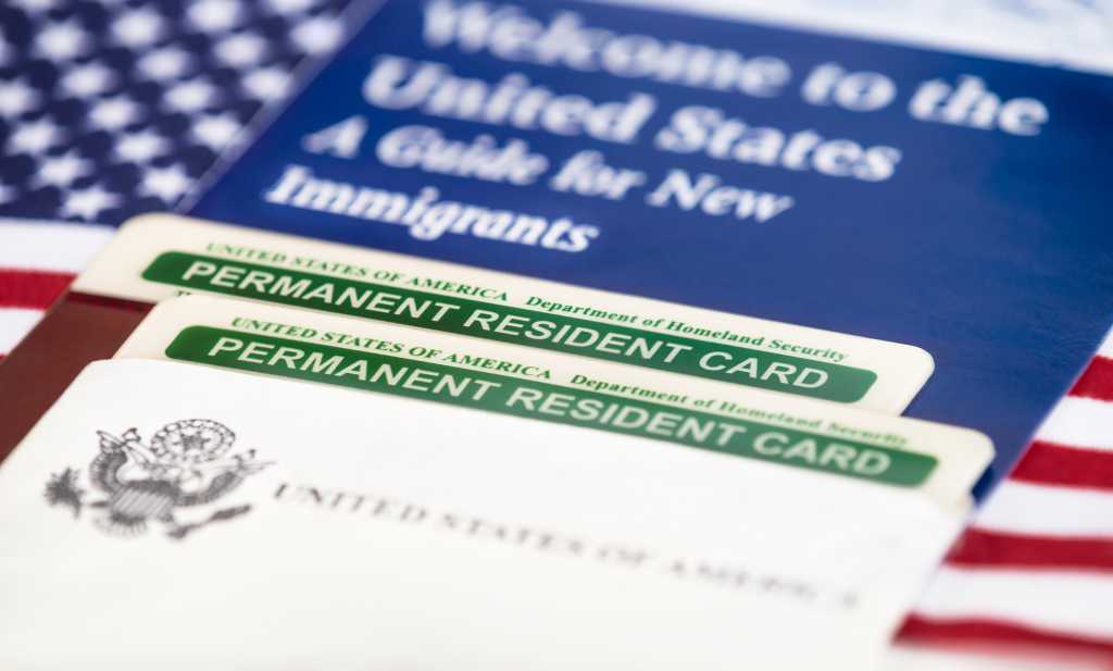 Krispin Law - O visto EB3 permite que alguém obtenha um green card