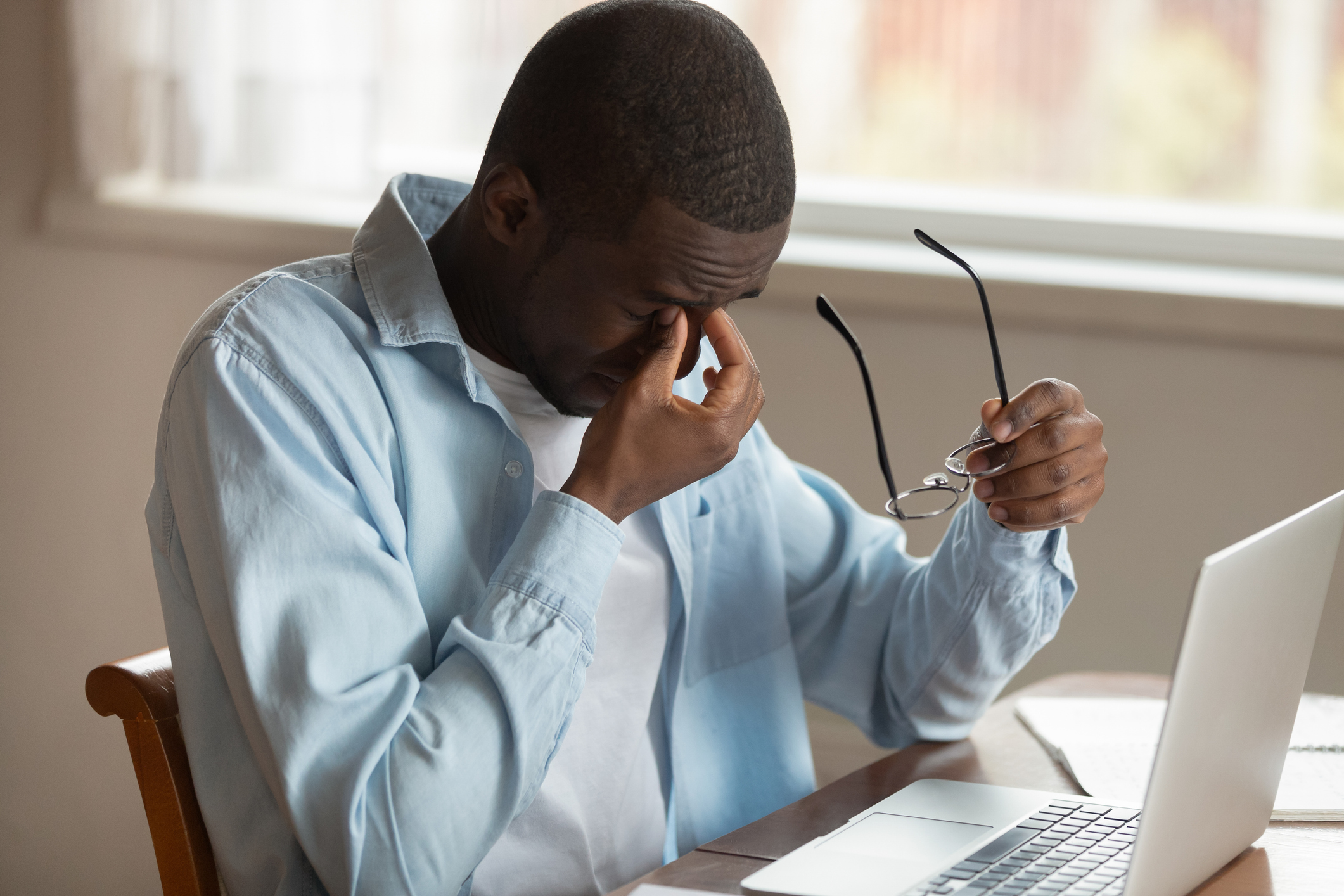 home office problema com os olhos