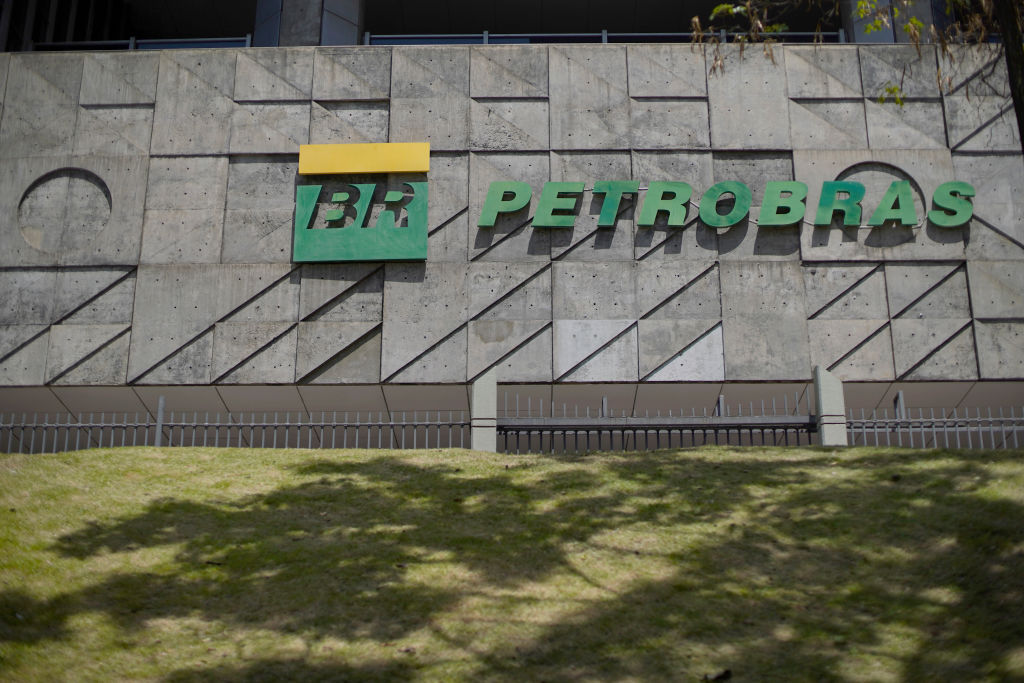 Petrobras (PETR4) Aprova Dividendos De R$ 2,745 Por Ação, Num Total De ...