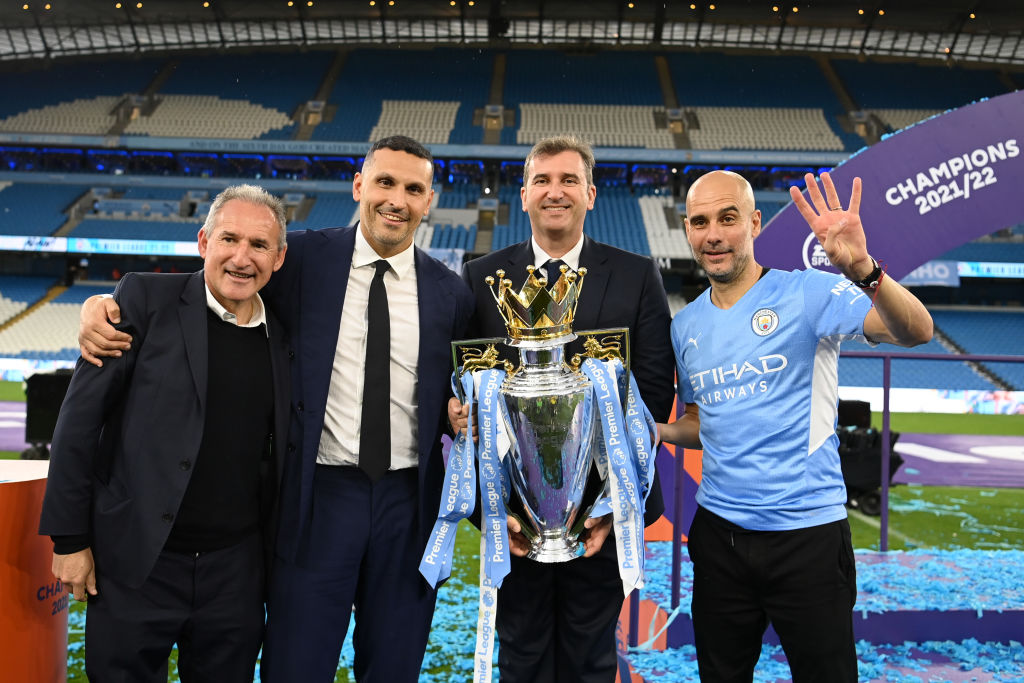 Txiki Begiristain, Khaldoon Al Mubarak, Ferran Soriano e Pep Guardiola são figuras centrais do City Group, um dos mais conhecidos grupos de Multiclub Ownership no futebol mundial (Michael Regan/Getty Images)