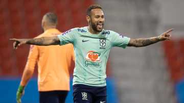 Figurinha de Neymar no álbum da Copa do Catar é oferecida por até