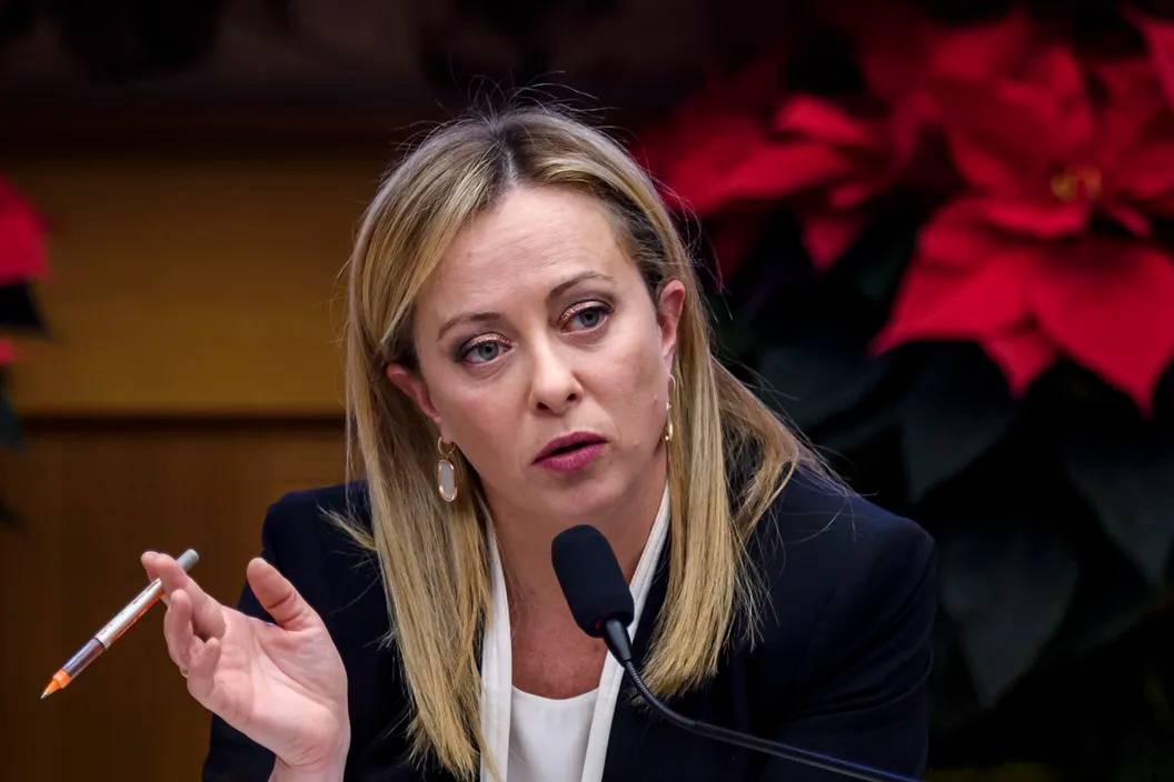 Primeira-ministra italiana Giorgia Meloni introduz imposto sobre ganhos de capital com criptos durante aprovação do orçamento de 2023 (Antonio Masiello/Getty)