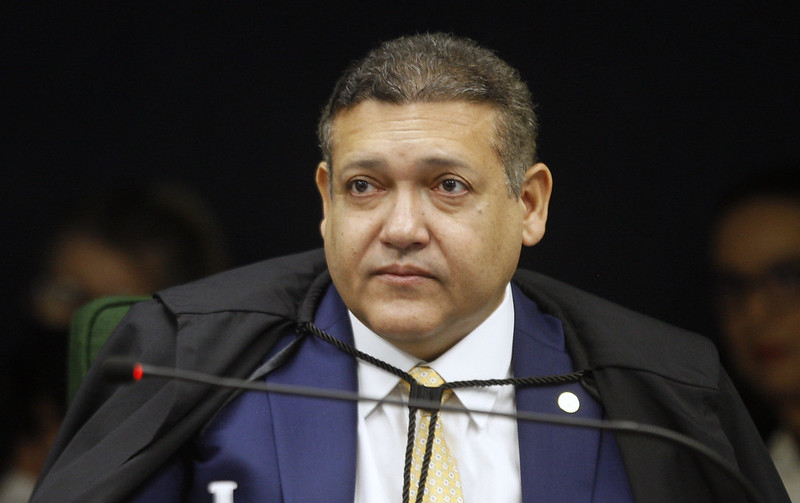 Nunes Marques pede vista, e julgamento sobre políticos em estatais volta a ser suspenso no STF