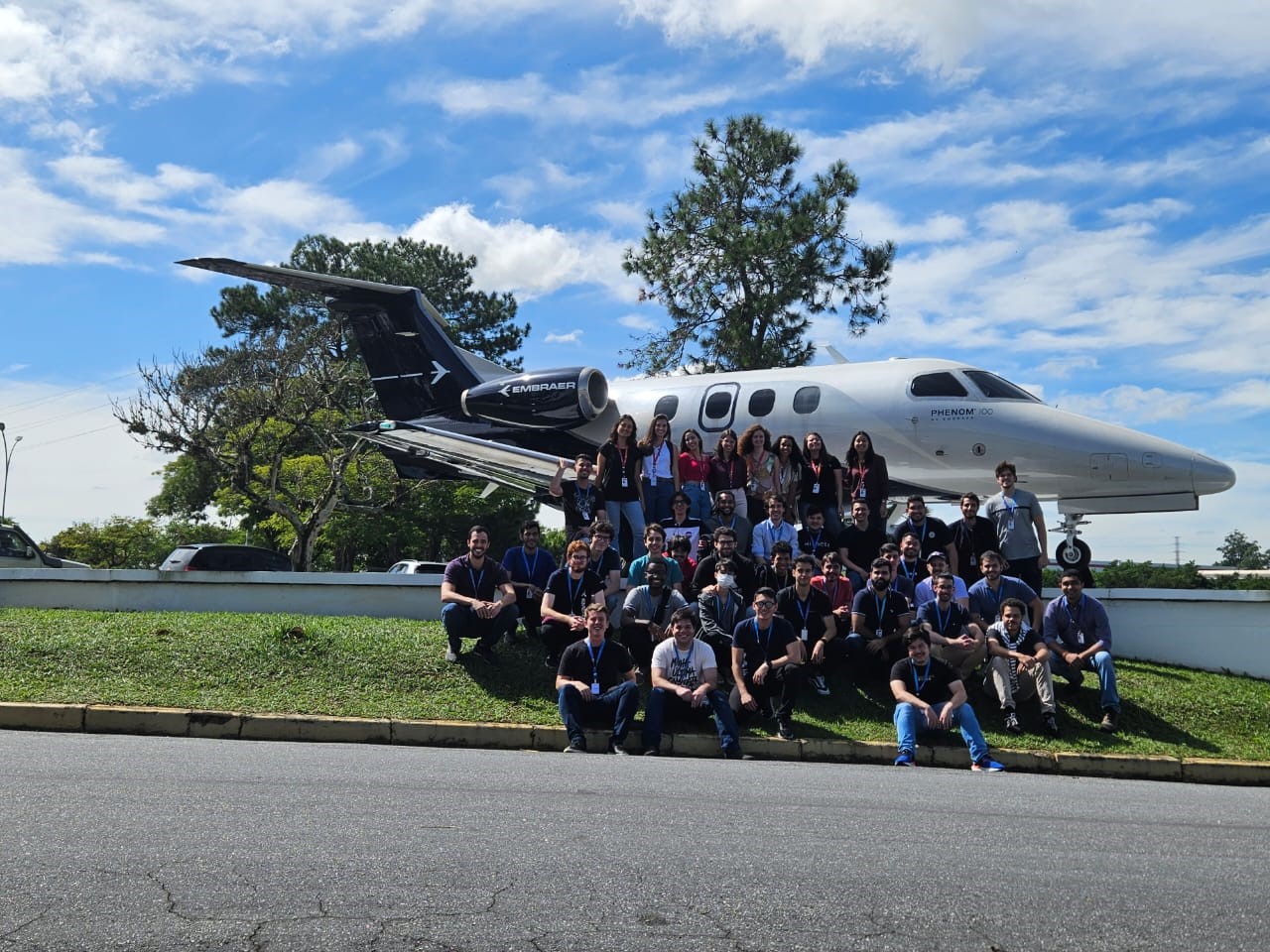 Embraer oferta bolsa de R 5 mil para estudantes que queiram