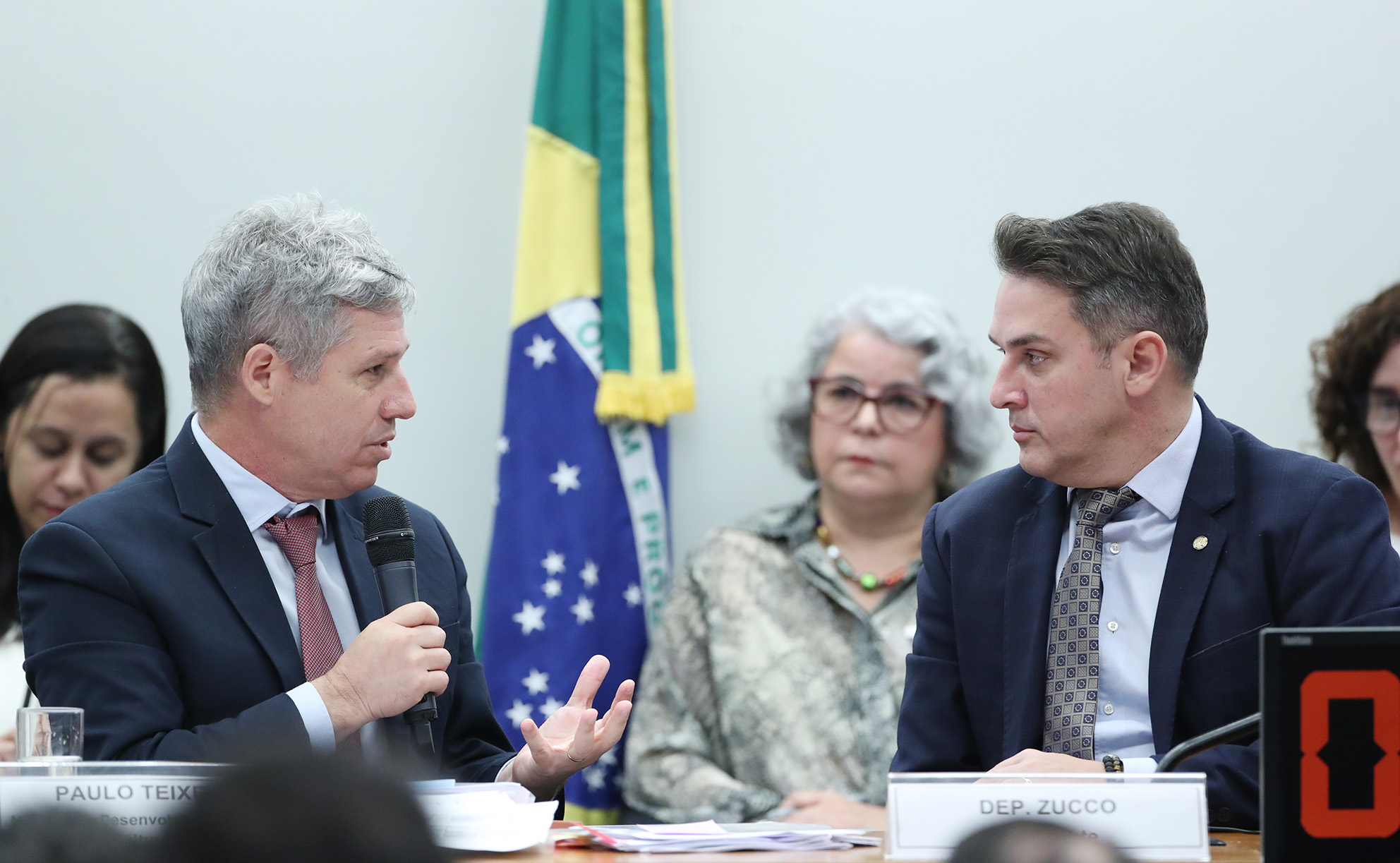 Audiência Pública - Esclarecimentos do Ministério do Desenvolvimento Agrário e Agricultura Familiar. Ministro do Desenvolvimento Agrário e Agricultura Familiar - Ministério do Desenvolvimento Agrário e Agricultura Familiar, Paulo Teixeira. Dep. Zucco (REPUBLICANOS - RS). Foto: Agência Câmara