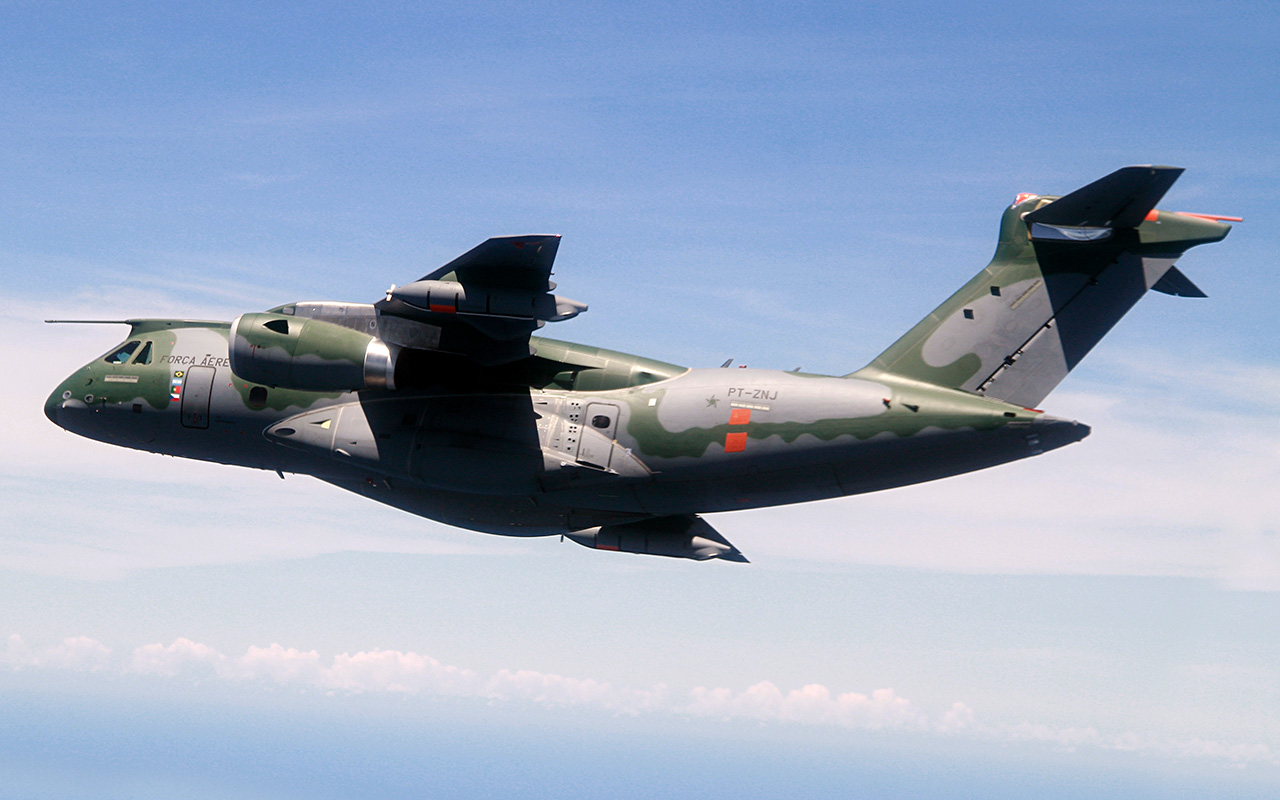 O AVIÃO KC 390 MILLENIUM DA EMBRAER LIDERA A LISTA DE PRODUTOS DE DEFESA  EXPORTADOS PELO BRASIL