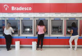 WEG, Santander, Bradesco, Ambev, Isa Cteep e Carrefour: os balanços da semana