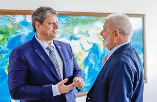 O governador de São Paulo, Tarcísio de Freitas (Republicanos), e o presidente Luiz Inácio Lula da Silva (PT) podem se enfrentar na disputa eleitoral de 2026 (Foto: Ricardo Stuckert/PR)