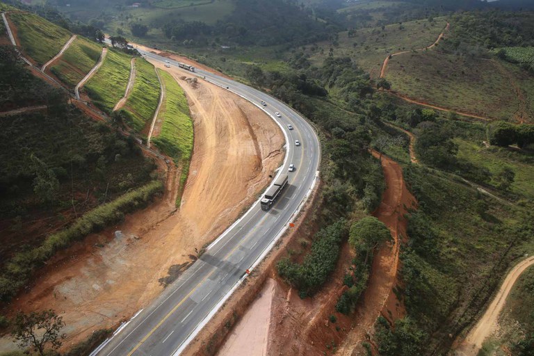 Lula assina concessão de trecho em MG da BR-381 conhecido como ‘rodovia da morte’