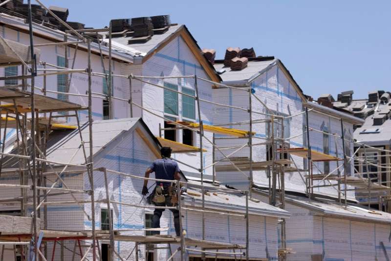 US new home sales hit their highest level in nearly a year and a half in September