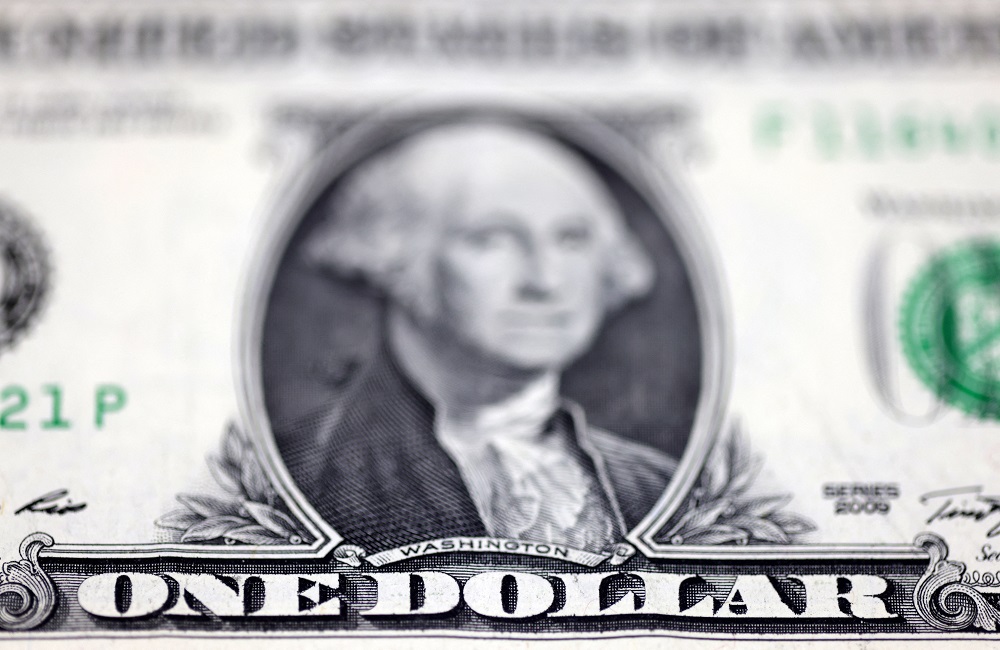 Dólar fecha em alta, a R$ 5,59, com mercado avaliando corte de juros pelo Fed