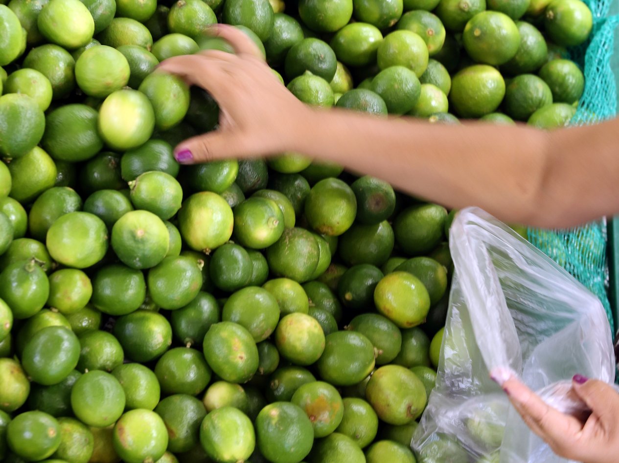 Governo estuda Caixa como operadora do VR para reduzir preço de alimentos, diz portal