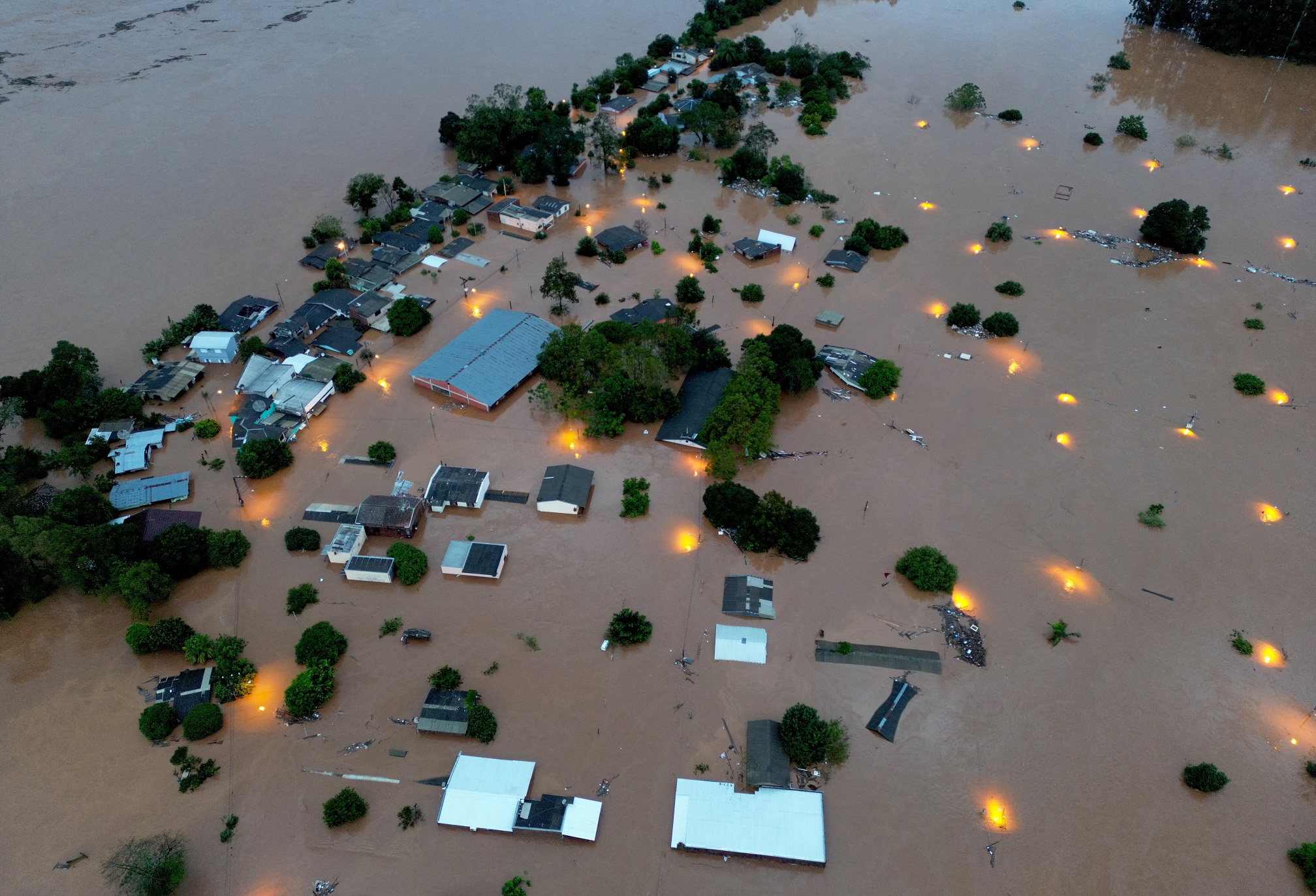 Confira como enviar doações para as vítimas das enchentes no Rio Grande do  Sul