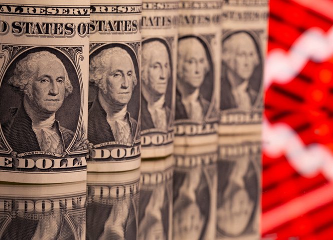 Dólar sobe 0,38% fecha a R$ 5,462, maior valor em quase dois anos