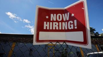 Anúncio de vaga de emprego em Somerville, EUA 01/09/2022. REUTERS/Brian Snyder/File Photo