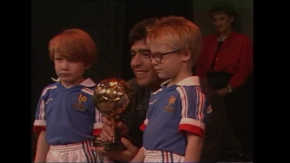 Bola de Ouro de Diego Maradona (Thomson Reuters)