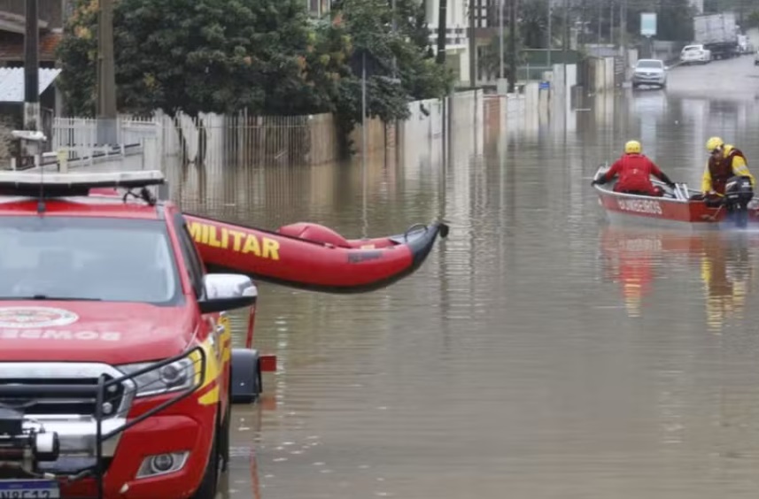 Santa Catarina: 24 cidades atingidas pelas chuvas e 10 em situação de emergência