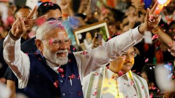 Modi acena a apoiadores em Nova Délhi 4/6/2024 REUTERS/Adnan Abidi