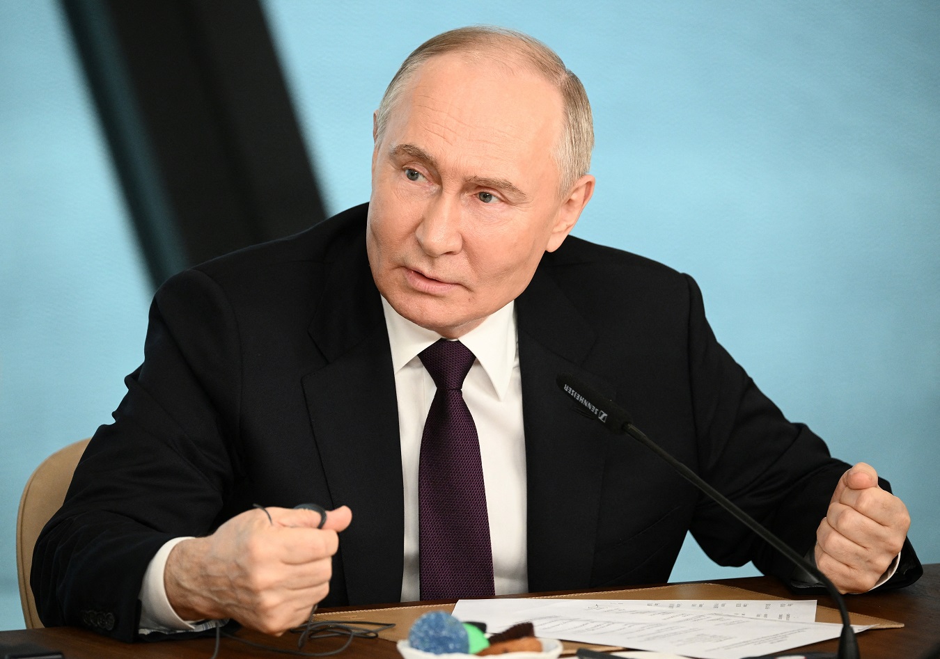 Presidente russo, Vladimir Putin, dá entrevista a agências internacionais (Sputnik/Vladimir Astapkovich/Pool via REUTERS)
