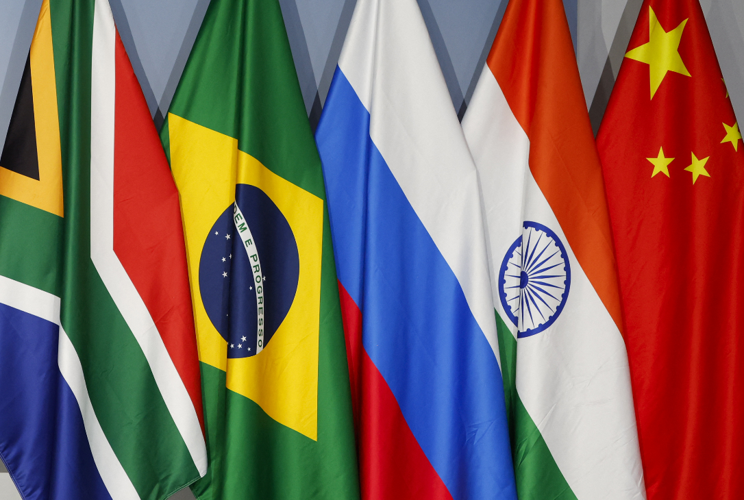 Bandeiras dos BRICs (Foto: Bloomberg)