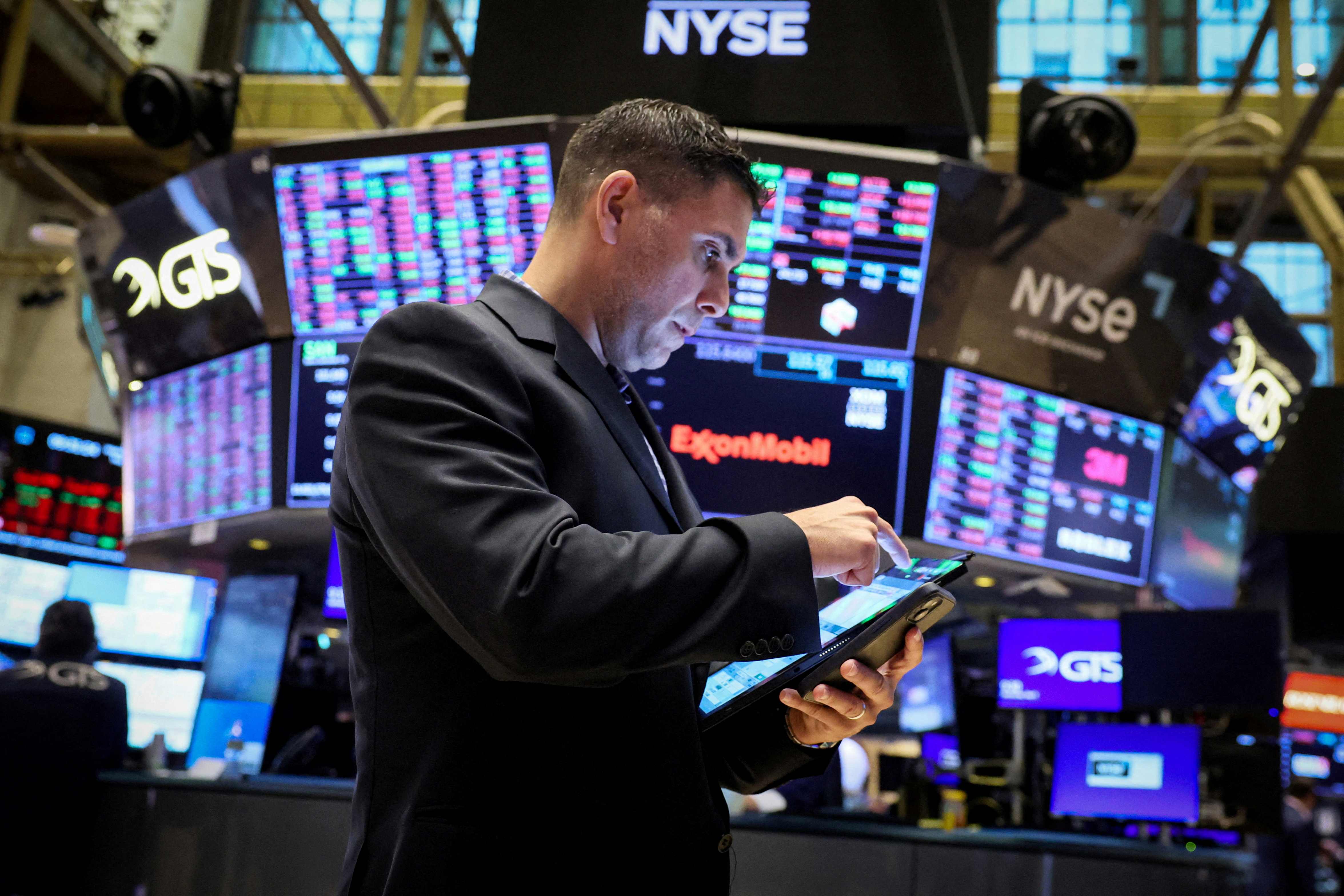 Bolsas de NY fecham sem sinal único, mas S&P 500 e Nasdaq renovam recorde