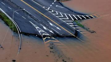 Chuvas no Rio Grande do Sul causaram sérios estragos em rodovias por todo o estado (Foto: Lauro Alves/Secom)
