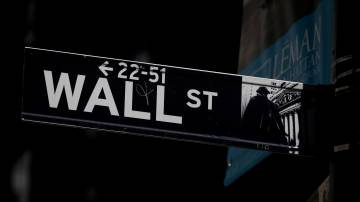 Placa de Wall St perto da Bolsa de Valores de Nova York 17/09/2019 REUTERS/Brendan McDermid bolsas americanas eua nasdaq s&P 500 dow jones