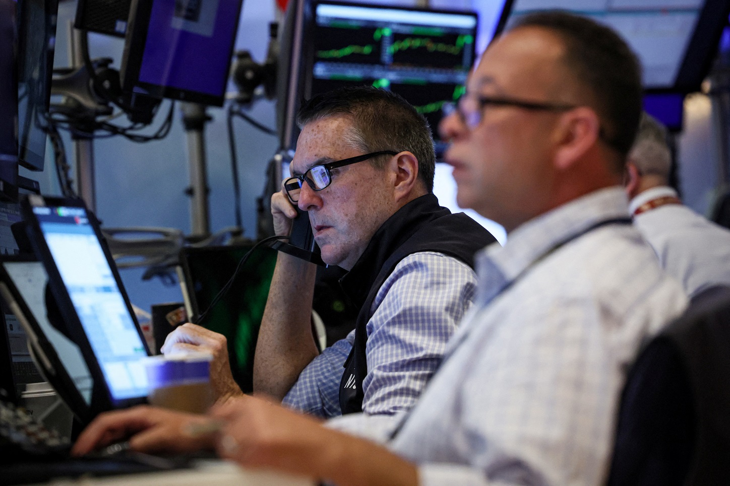 Operadores na bolsa de Nova York (REUTERS/Brendan McDermid)