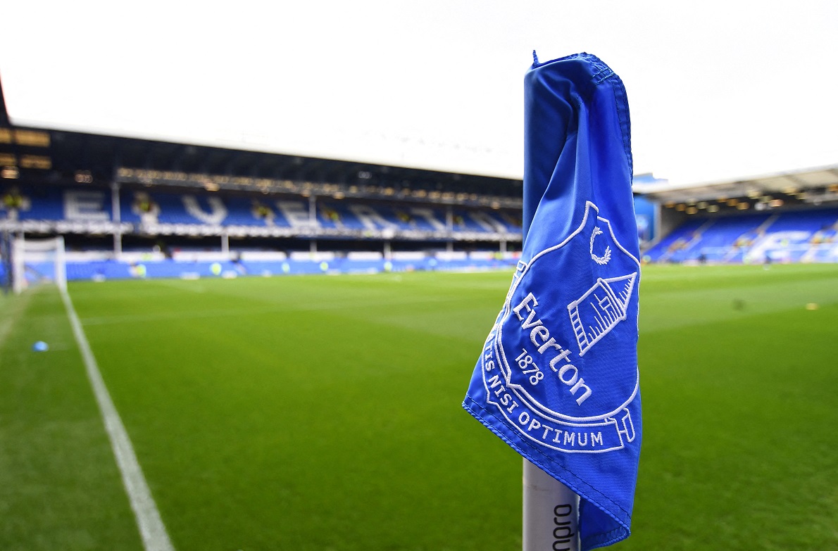 Foto de bandeirinha do Everton no estádio Goodison Park, em Liverpool, na Inglaterra (REUTERS/Peter Powell)