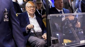 Warren Buffett em reunião anual de acionistas da Berkshire Hathaway. 3/05/2024. (Foto: REUTERS/Scott Morgan)