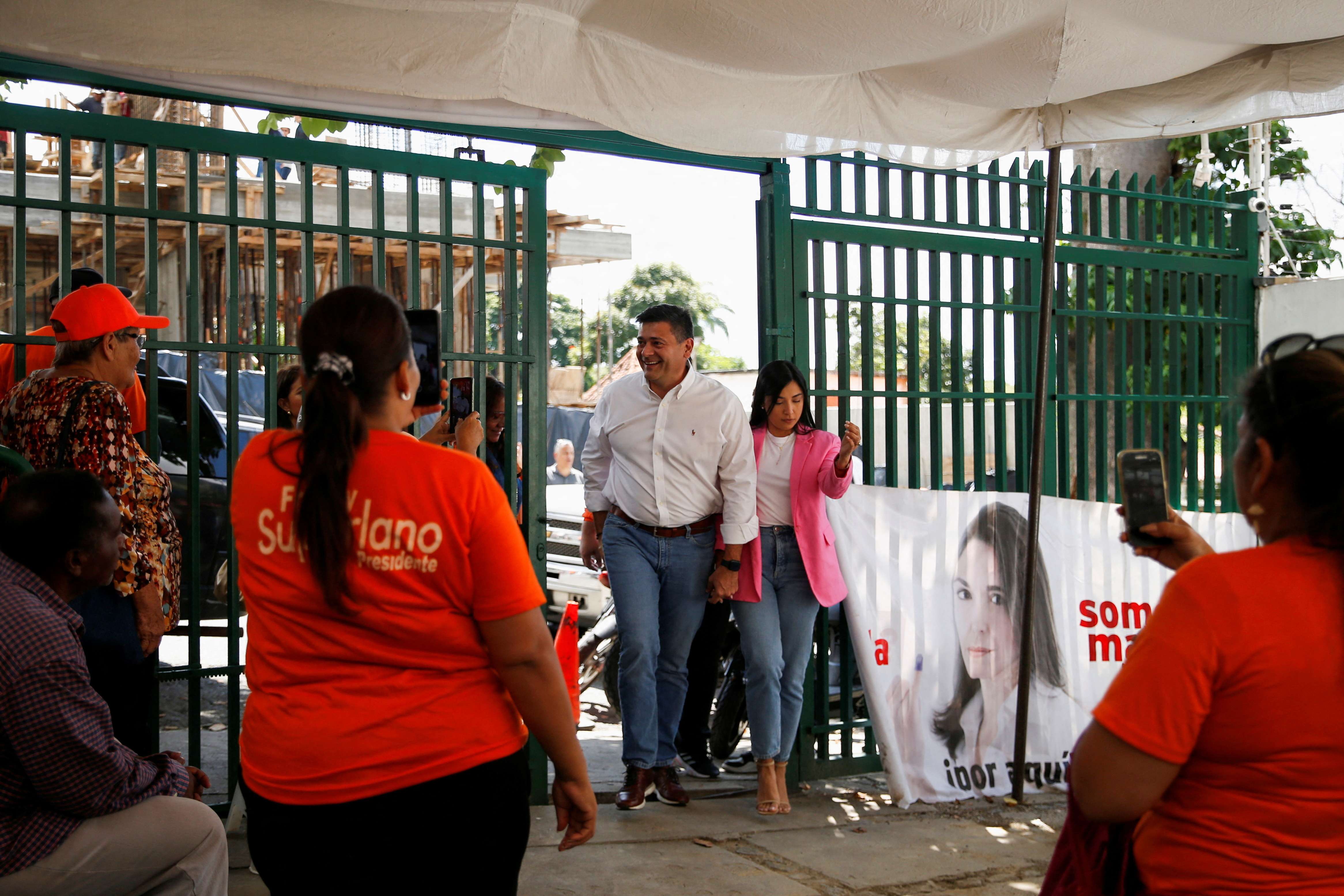 Freddy Superlano em Caracas - 13/10/2023 (Foto: Leonardo Fernandez Viloria/Reuters)