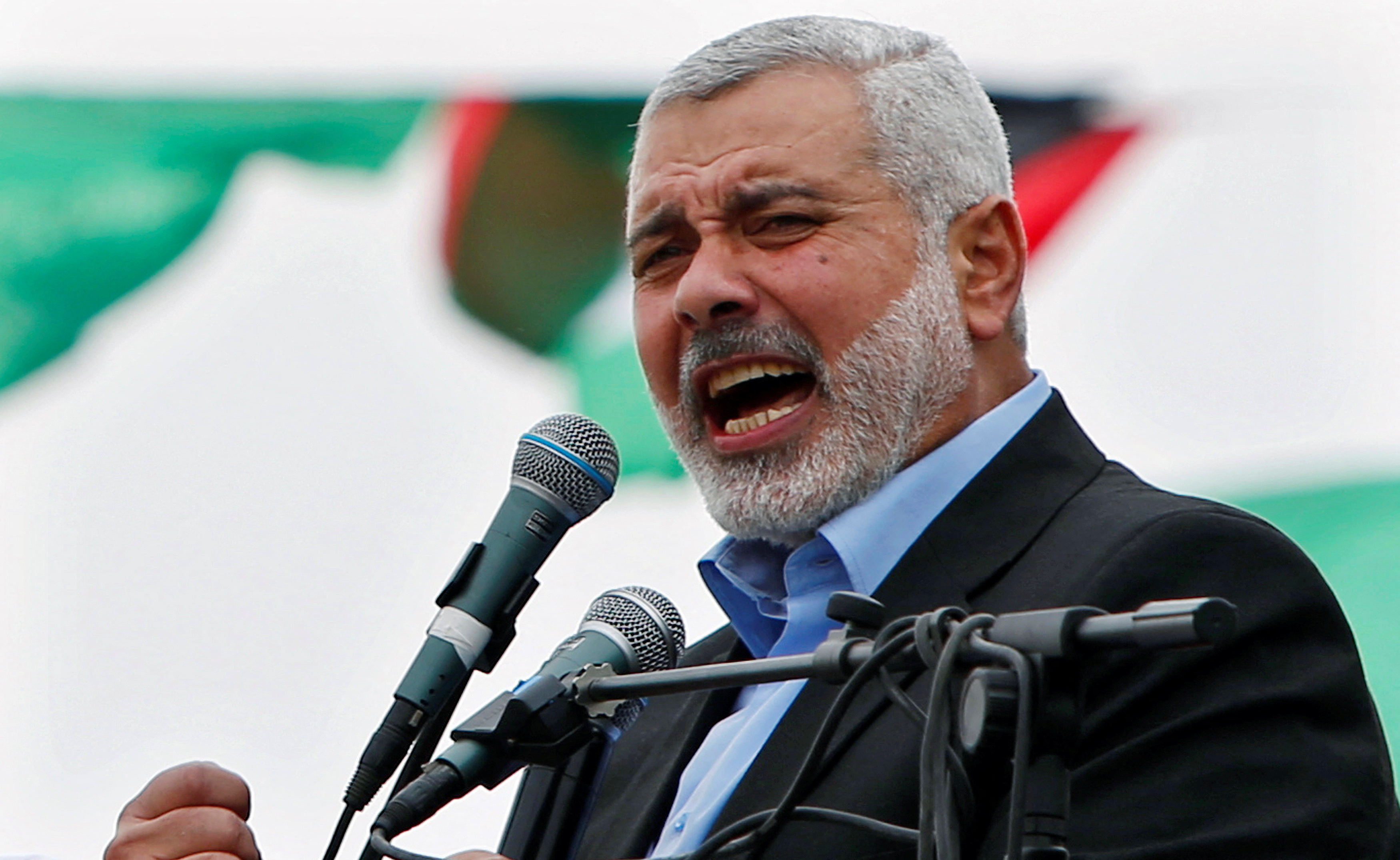 FOTO DE ARQUIVO: Ismail Haniyeh, primeiro-ministro do governo do Hamas em Gaza, fala com seus apoiadores durante um comício do Hamas marcando o aniversário da morte de seus líderes mortos por Israel, na Cidade de Gaza, em 23 de março de 2014. REUTERS/Mohammed Salem/Foto de Arquivo