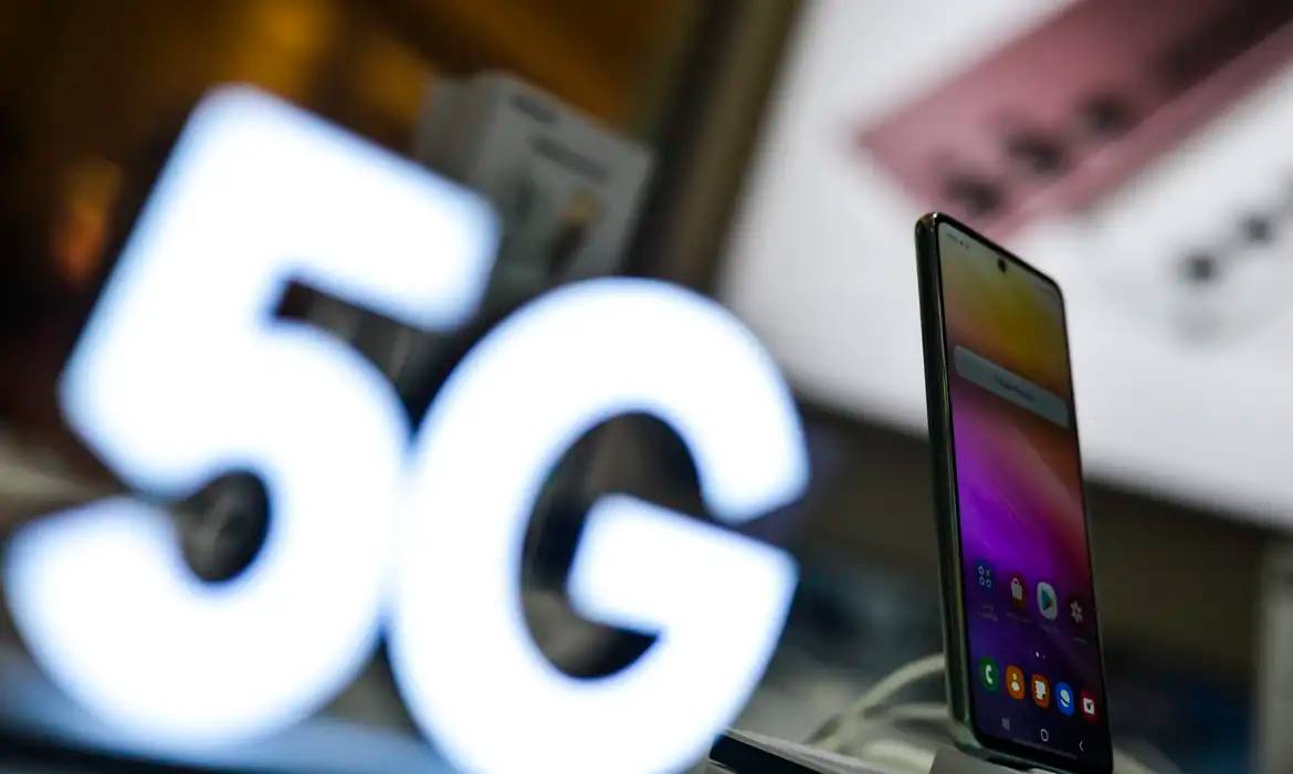 Anatel vai liberar sinal de internet 5G para mais 506 municípios