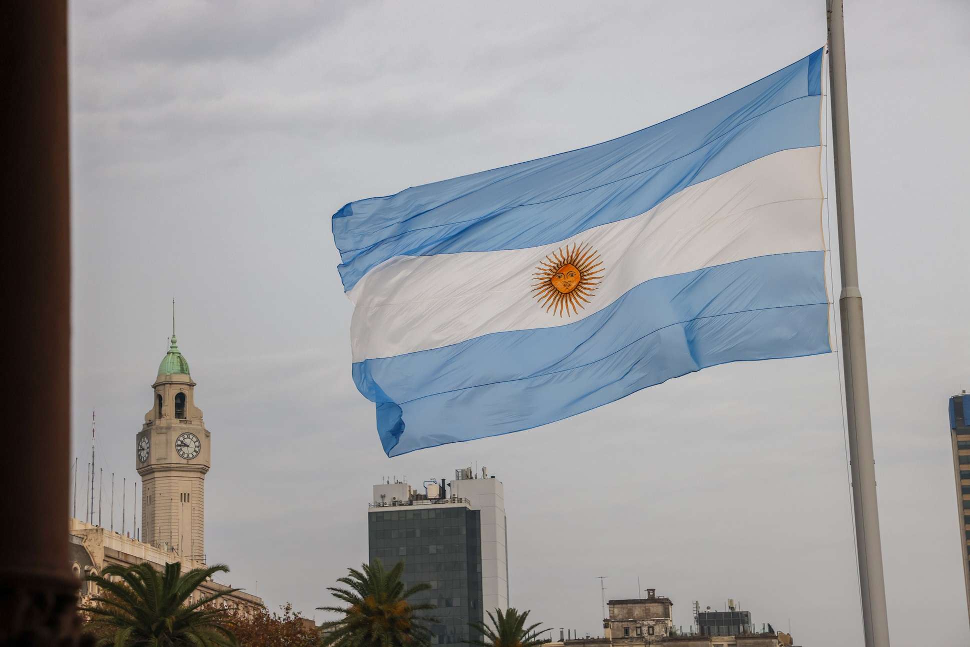 Argentina Paga US$ 4,3 Bilhões em Dívidas Externas, Maior Quitação em 5 Anos