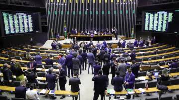 O plenário da Câmara dos Deputados durante votação do projeto de lei complementar (PLP 68/2024) que trata da reforma tributária dos impostos sobre o consumo