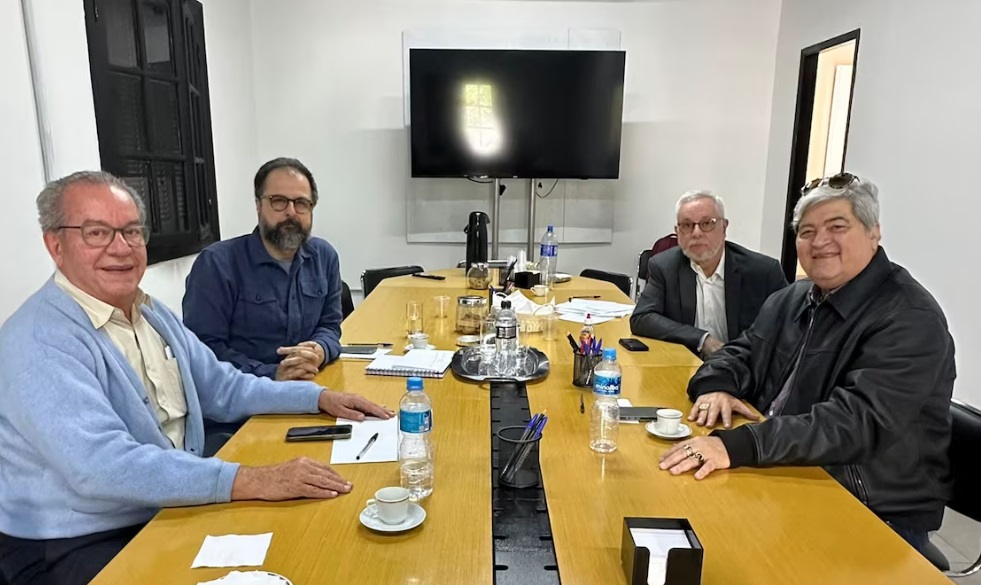 José Luiz Datena participa de reunião com o marqueteiro Felipe Soutello e o presidente do diretório municipal do PSDB, José Aníbal (Foto: Divulgação/PSDB)