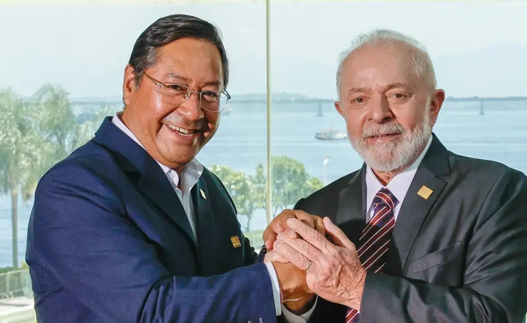 Luis Arce, presidente da Bolívia, e Luiz Inácio Lula da Silva (PT), presidente do Brasil (Foto: Ricardo Stuckert/PR)