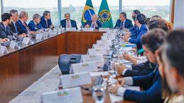 O presidente Luiz Inácio Lula da Silva (PT), em reunião com ministros e empresários no Palácio do Planalto (Foto: Claudio Kbene / PR)