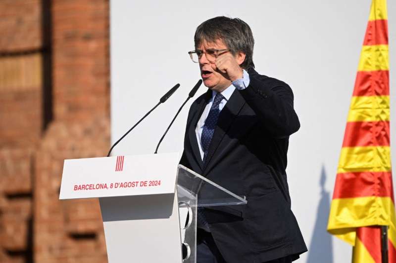 Carles Puigdemont faz discurso em Barcelona  - 8/8/2024 (Foto: Lorena Sopena/Reuters)