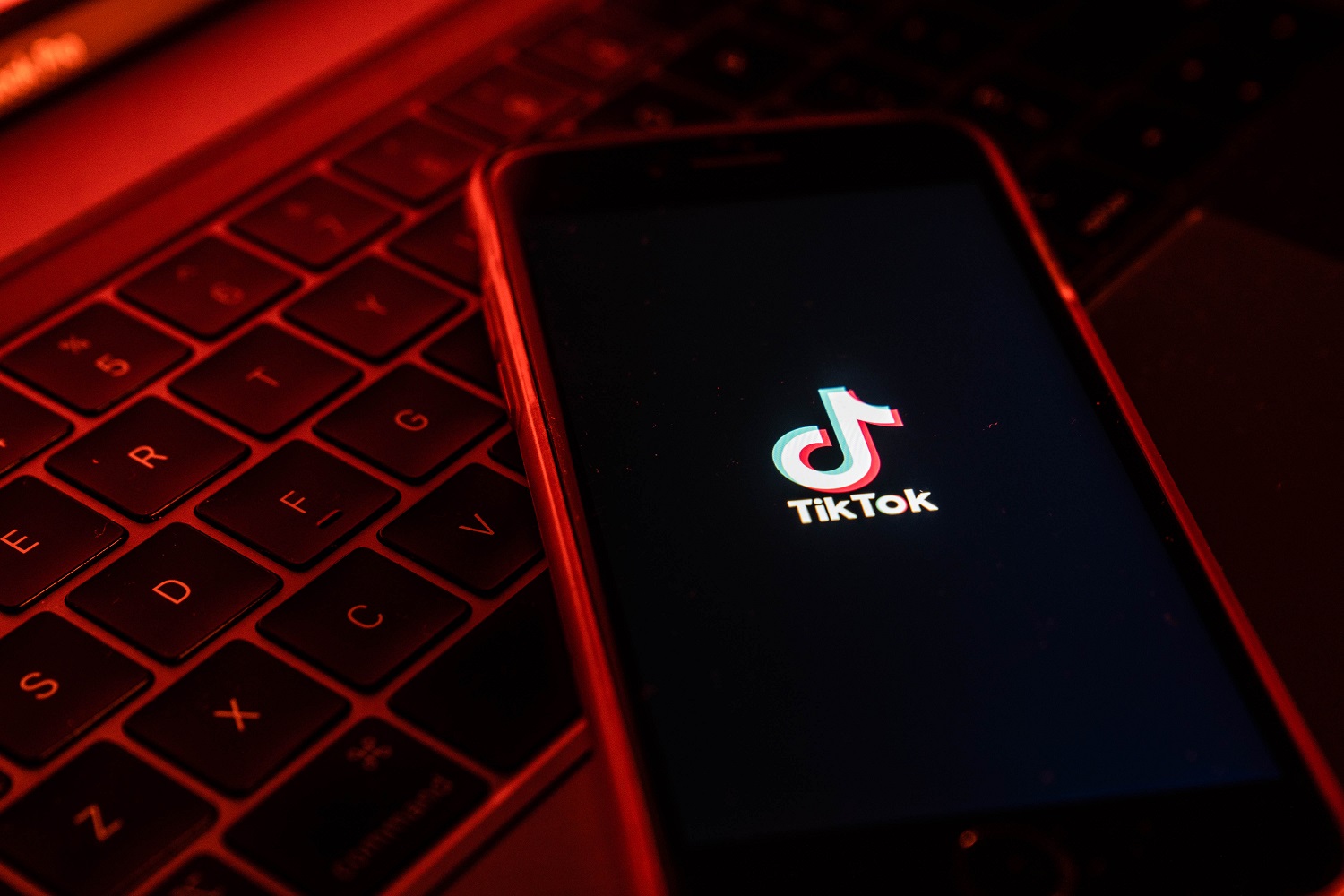 TikTok é processado pelos EUA por supostamente violar lei de privacidade infantil