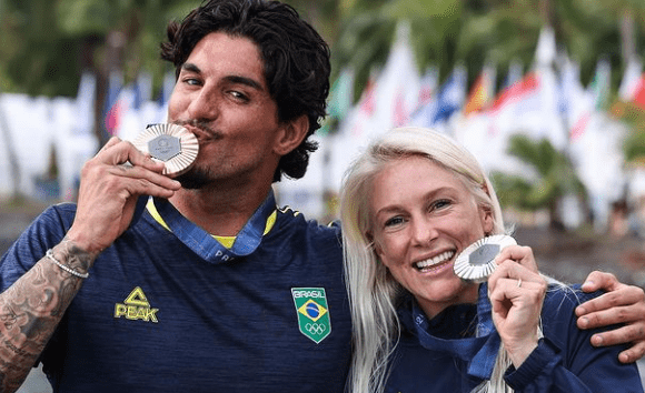 Surfe rende mais 2 medalhas para o Brasil: Weston-Webb e Medina ganham prata e bronze