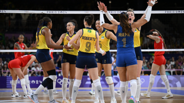 Seleção feminina de vôlei em disputa de bronze nas Olimpíadas