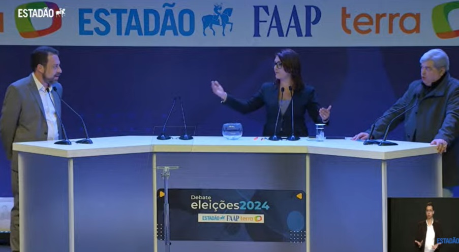 Os candidatos Guilhemre Boulos (PSOL) e José Luiz Datena (PSDB) em debate na FAAP, em São Paulo (Foto: Reprodução/YouTube)