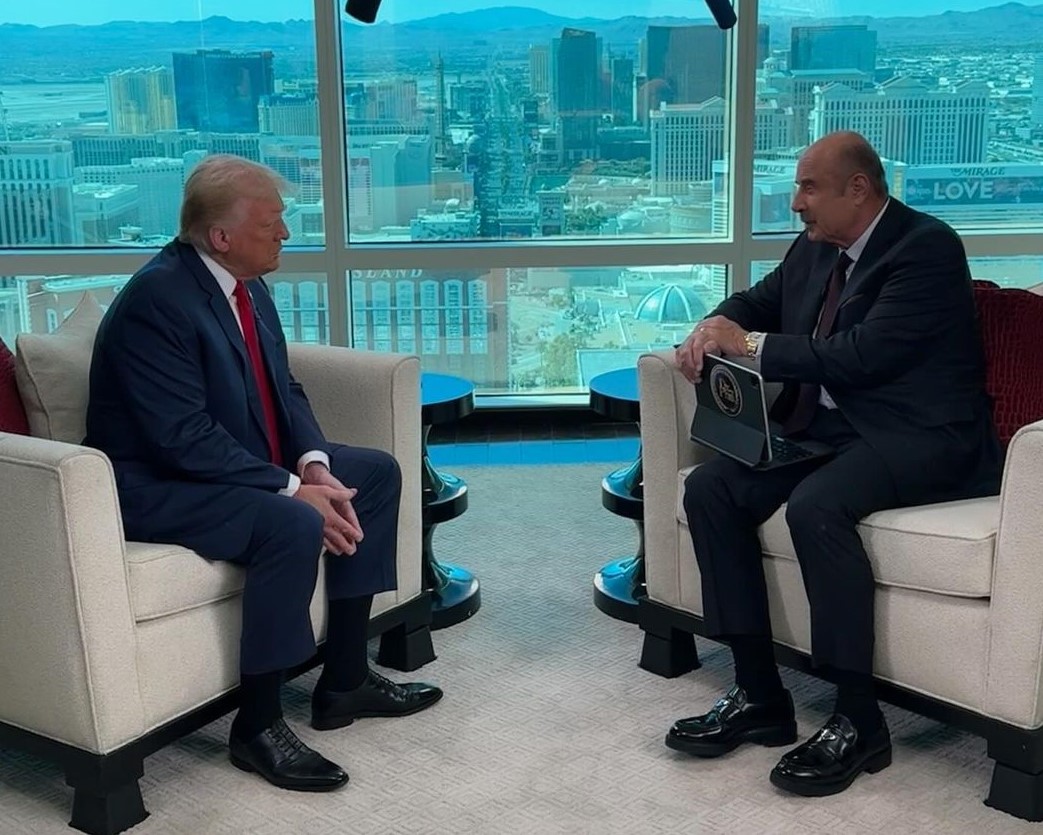 O ex-presidente Donald Trump, durante entrevista com o psicólogo da TV Dr. Phil (Foto: Reprodução do Instagram/@drphil)